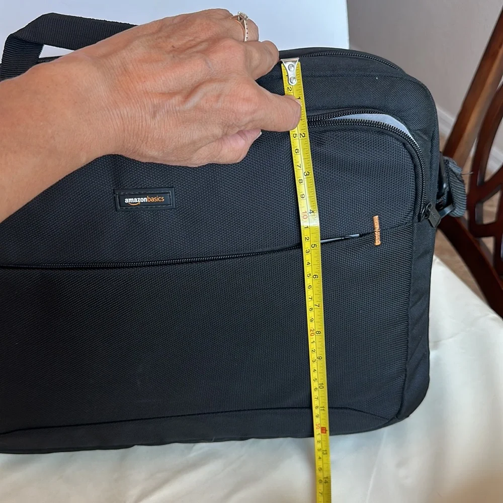 Amazon Basics Laptop Case Bag Shoulder Strap Black